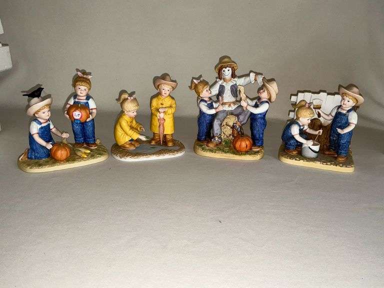 "Denim Days" figurines image