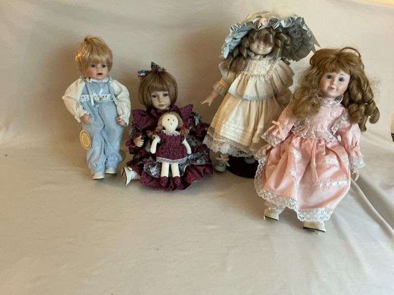 Porcelain face dolls, Duck House doll, image