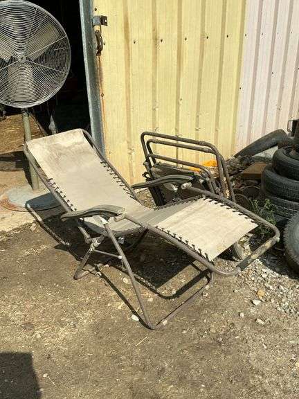 Pair of reclining loungers image