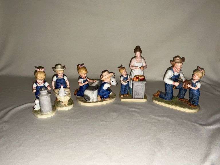 "Denim Days" figurines image