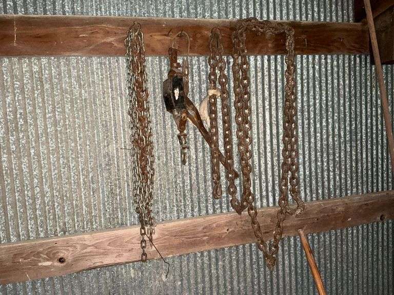 5/16" chain, 12', 2 hooks image