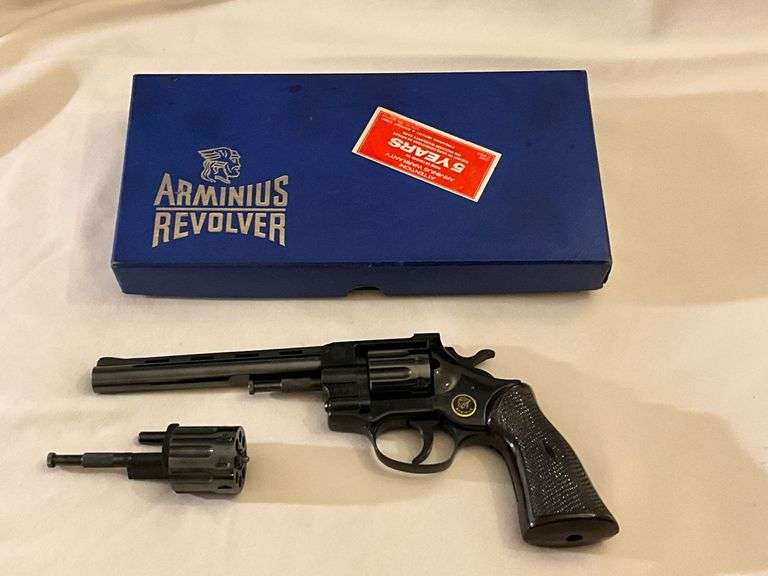 Arminius 8-shot revolver with .22 long rifle and .22 Magnum cylinders, Made in Germany image