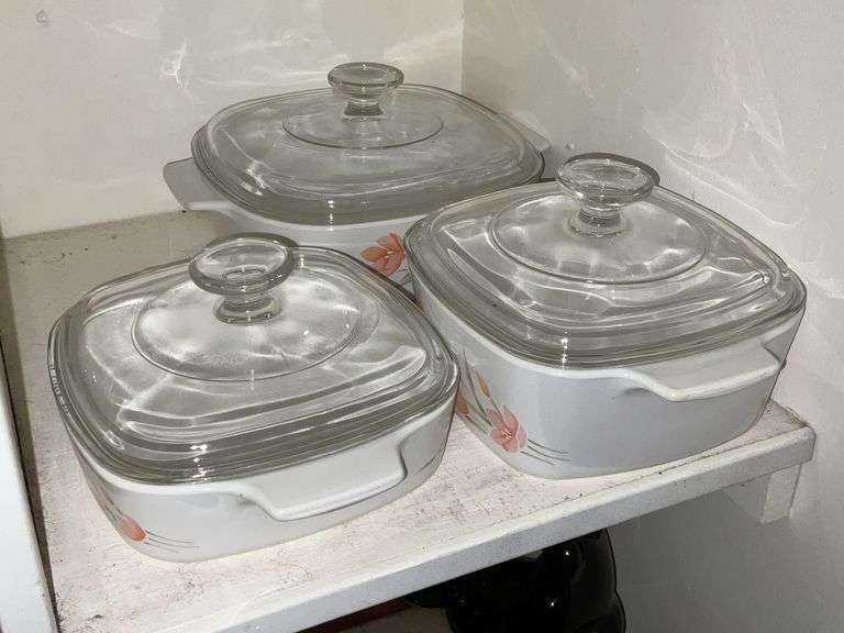 Corning Ware casserole dishes image