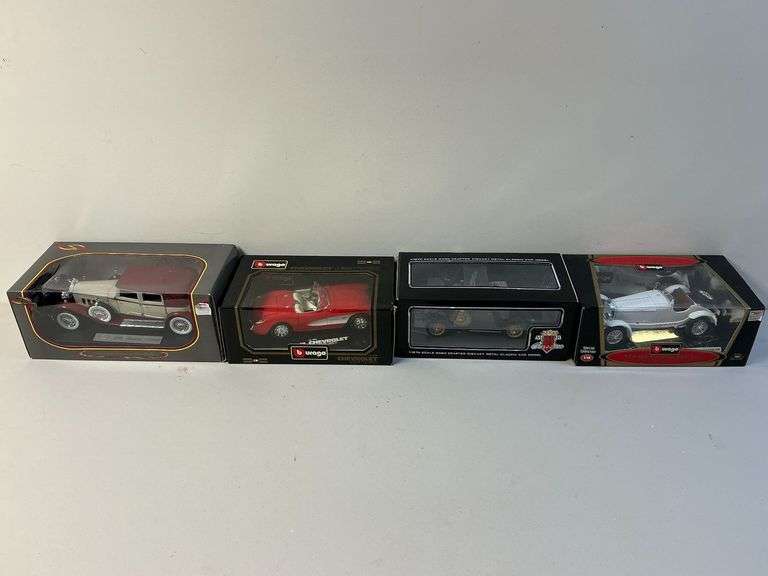 Burago die cast cars Mercedes-Benz 1931 SSKL, 1957 Chevrolet Corvette image
