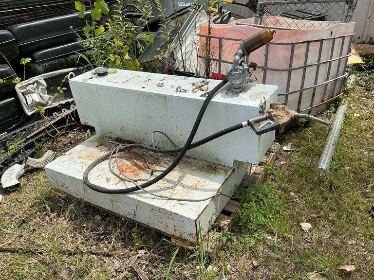 Delta 100-gallon fuel tank image