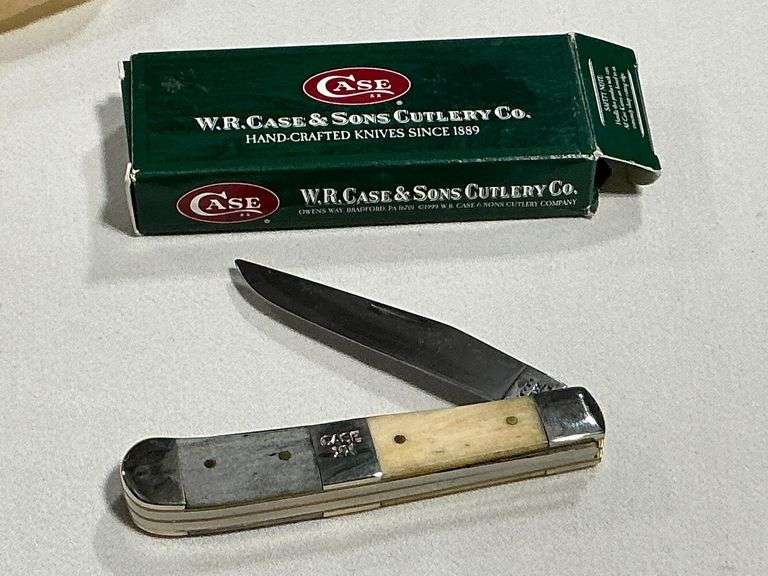 Case XX Trapper black and white 2-blade knife image