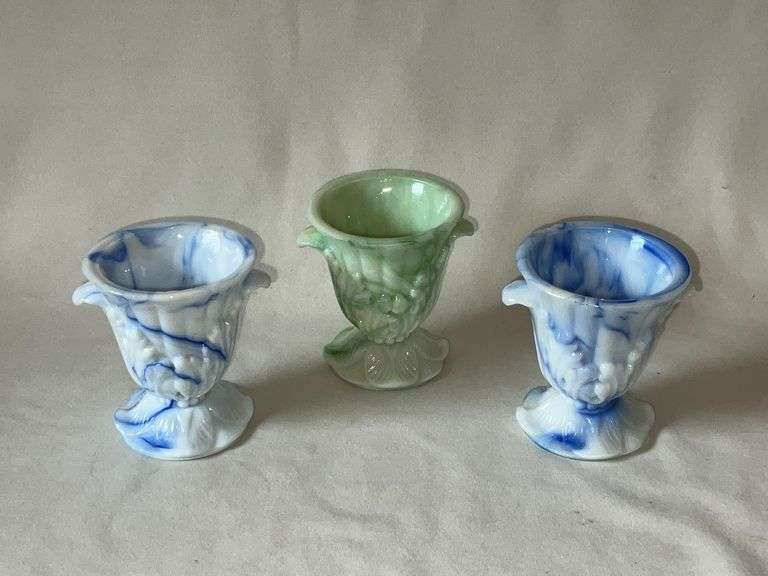 Set of 3 Vogue Mercantile Co. slag glass urns, some tiny chips on rims image
