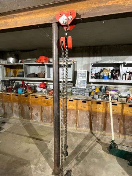 1/2-ton chain hoist with trolley image