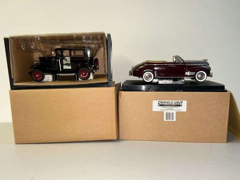 1941 Chevrolet Deluxe Convertible die cast image