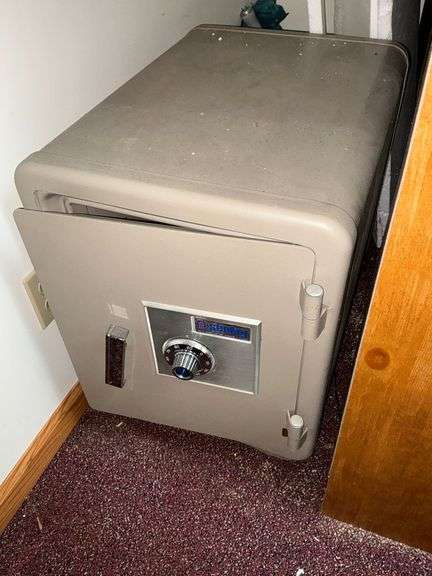 Sentry safe, combination lock image