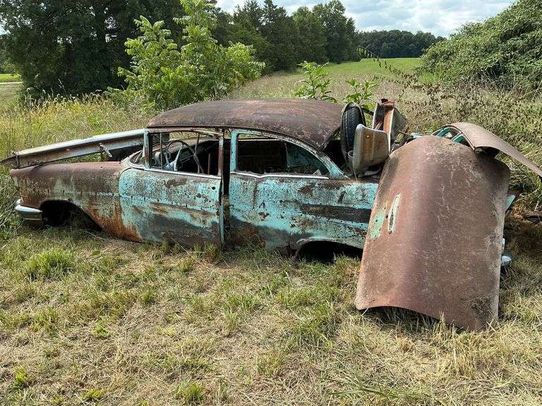 1957 Chevrolet 2-door sedan body, extra 4-door top image