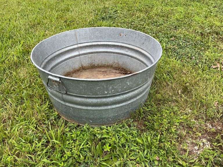 Galvanized tub, 24" W image