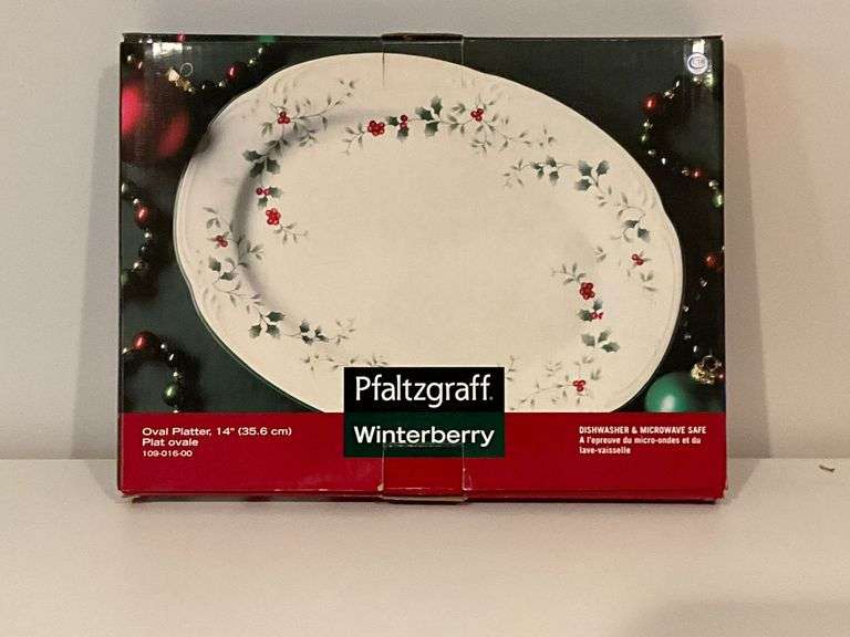 Pfaltzgraff Winterberry image