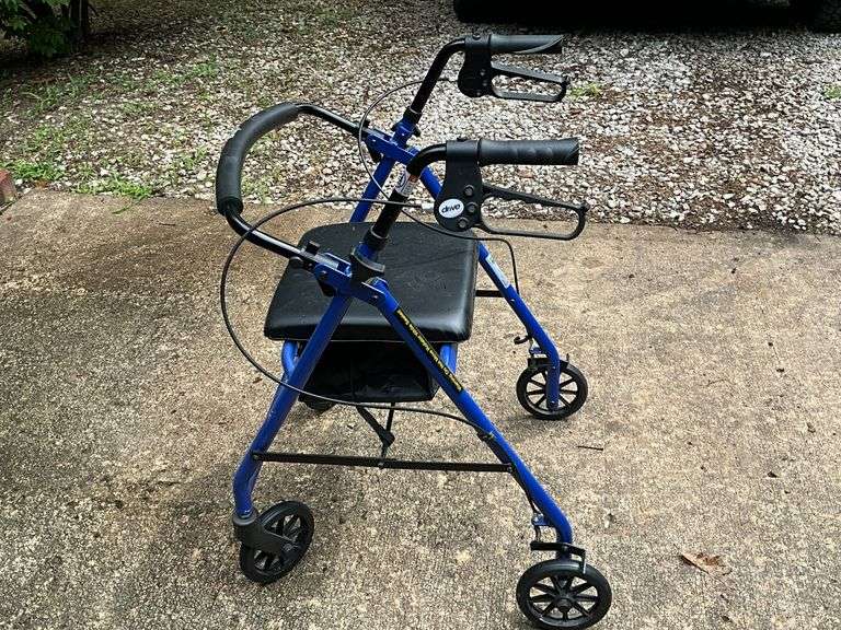 Drive all wheel walker with brakes image