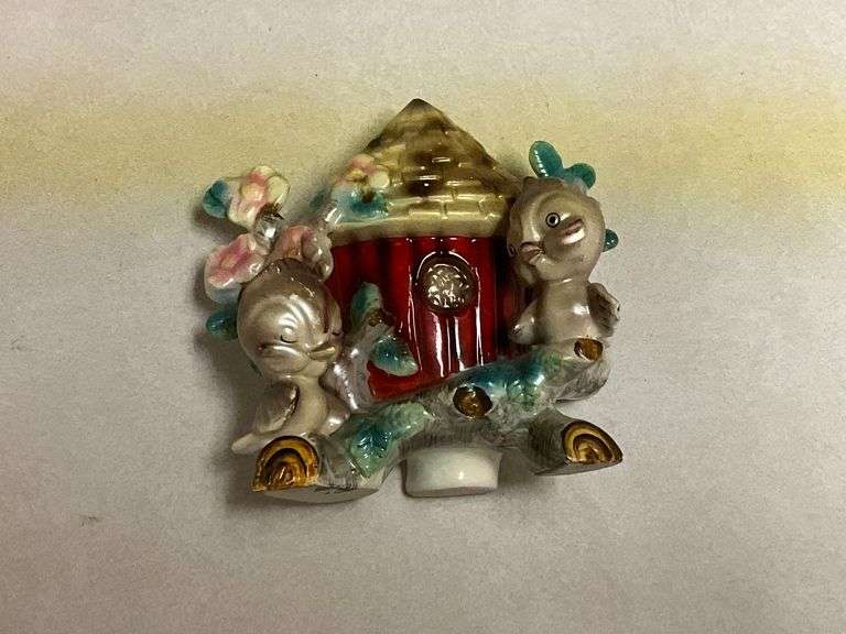 Birdhouse with 2 birds (slight paint chipping on the wings) wall pocket image