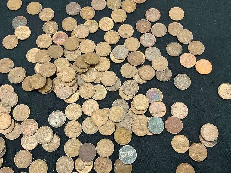 Collection of wheat, Lincoln and Indian head pennies image