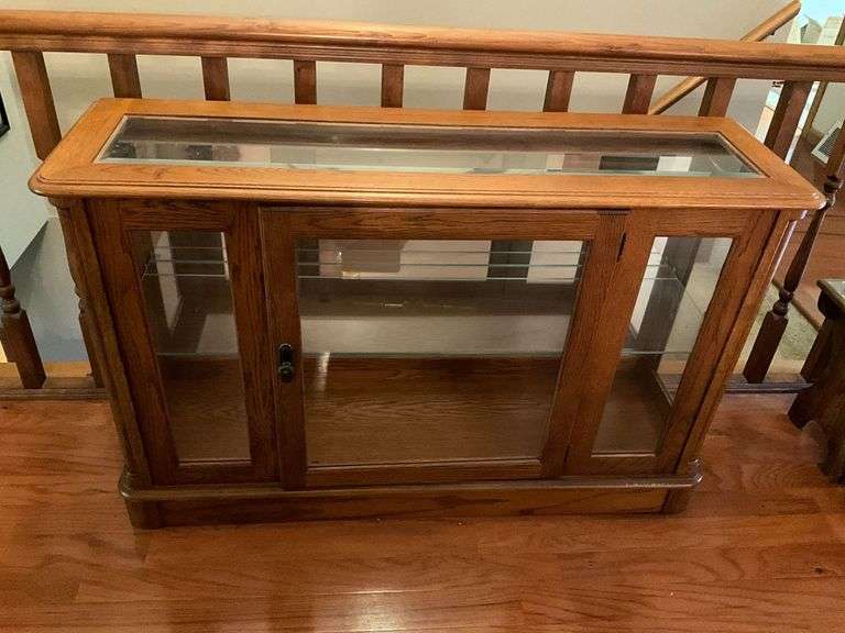 Lighted display cabinet with glass shelf and glass insert top image