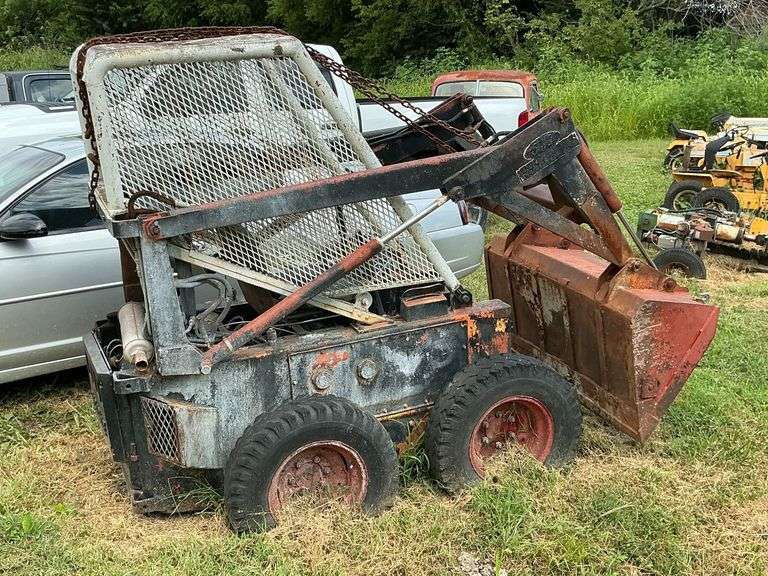 Bobcat skid steer loader image