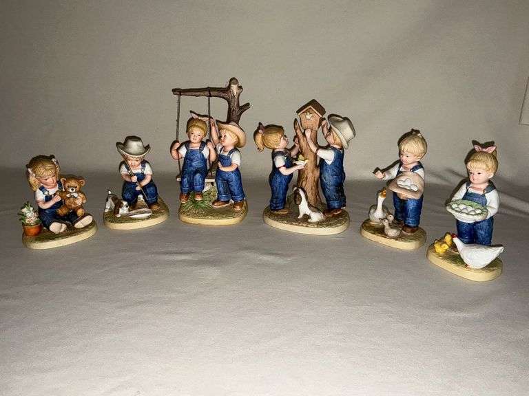 "Denim Days" figurines image