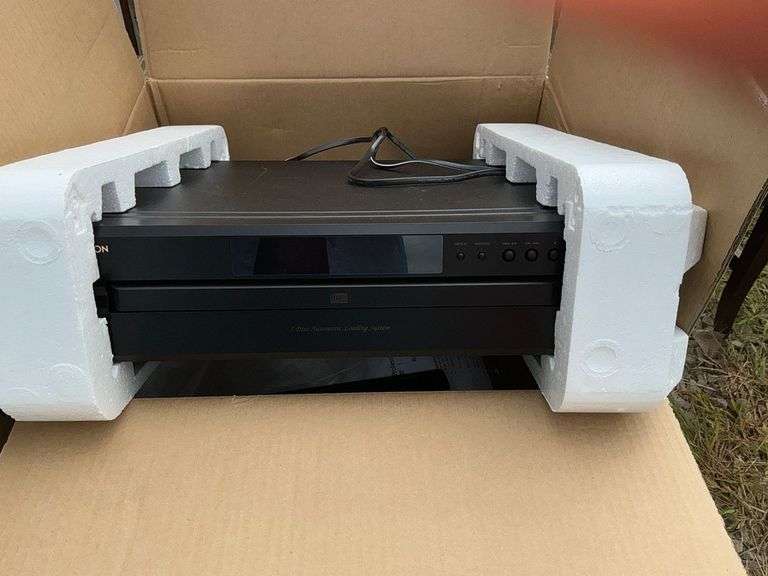 Denon 5-disc CD player Model DCM-290 image