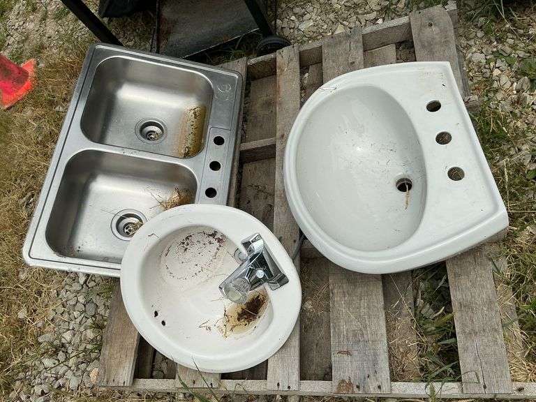 Stainless steel double sink, 33" W image