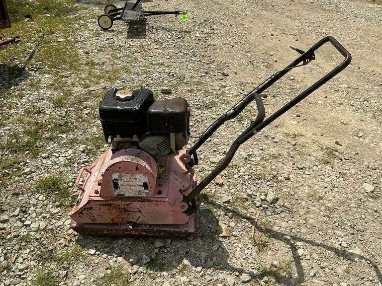 Gas-powered compactor, 6.5 hp image