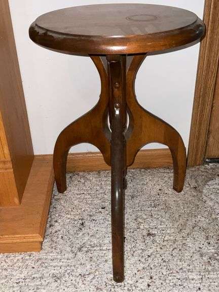 Towne Square wooden table image