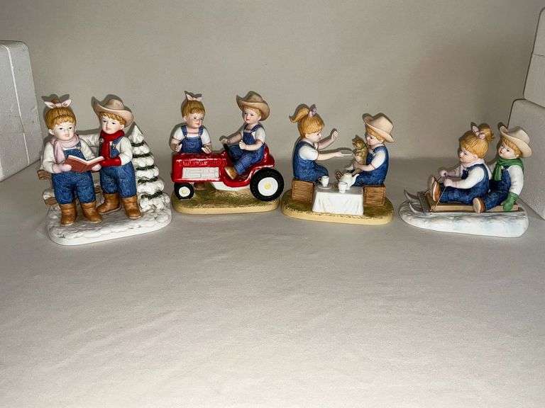 "Denim Days" figurines image