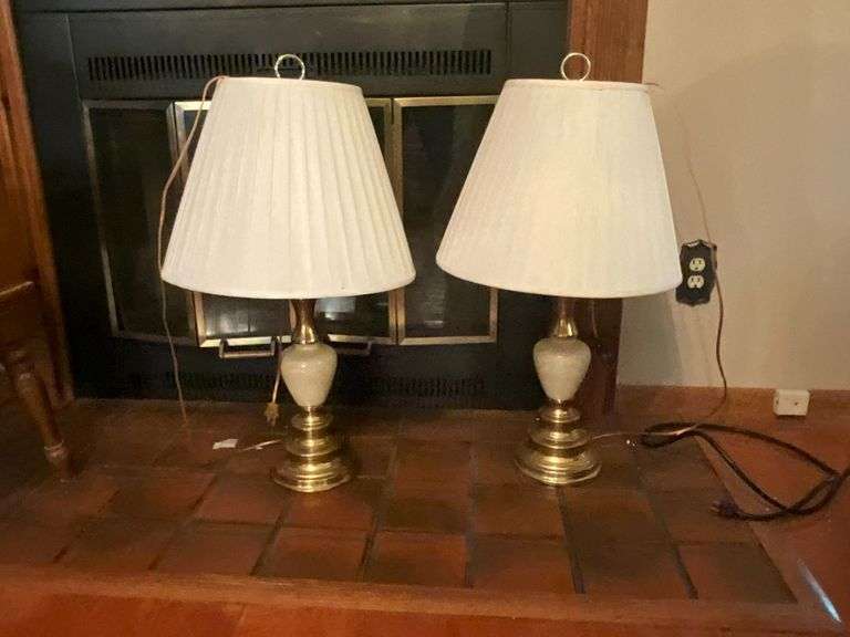 Pair of table lamps image