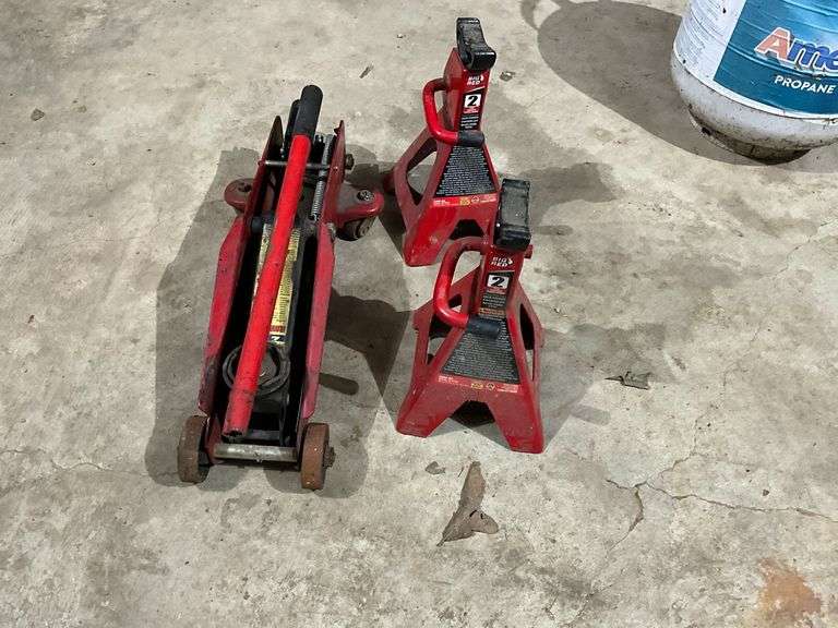 Big Red 2-ton floor jack image