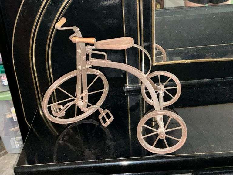 Decorative metal tricycle image