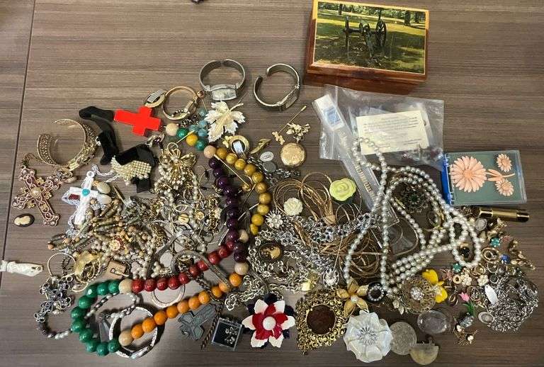 Ladies costume jewelry, Mamselle, Sarah Coventry, Monet, etc. Some vintage image