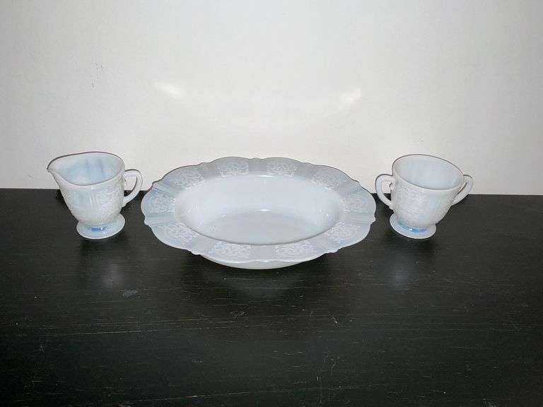 American Sweetheart serving bowl 11" W and cream and sugar image