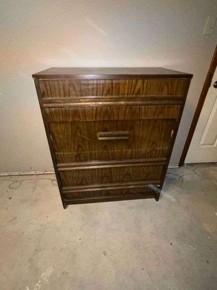 Bassett Furniture 4-drawer dresser image