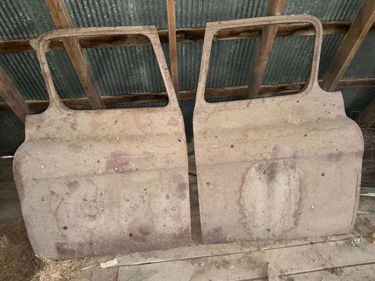 2 doors for 1955-57 Chevrolet trucks?? image