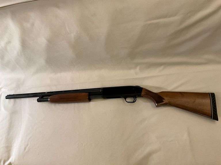 Mossberg 20 ga. 24" Accu-choke pump action, Model 500C image
