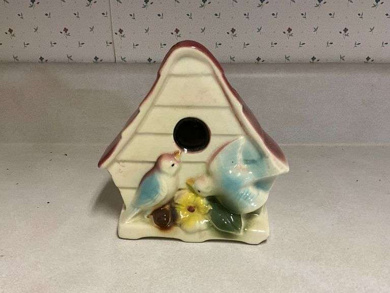 Birdhouse wall pocket image