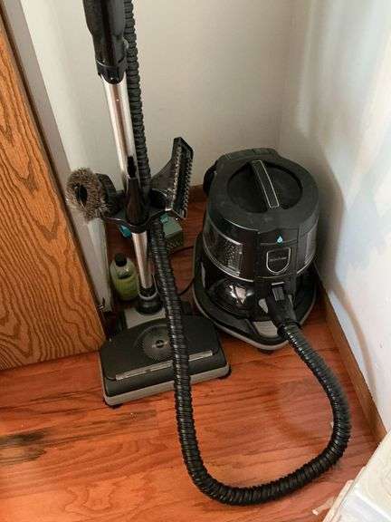 Rainbow canister vac, Model PN-12 image