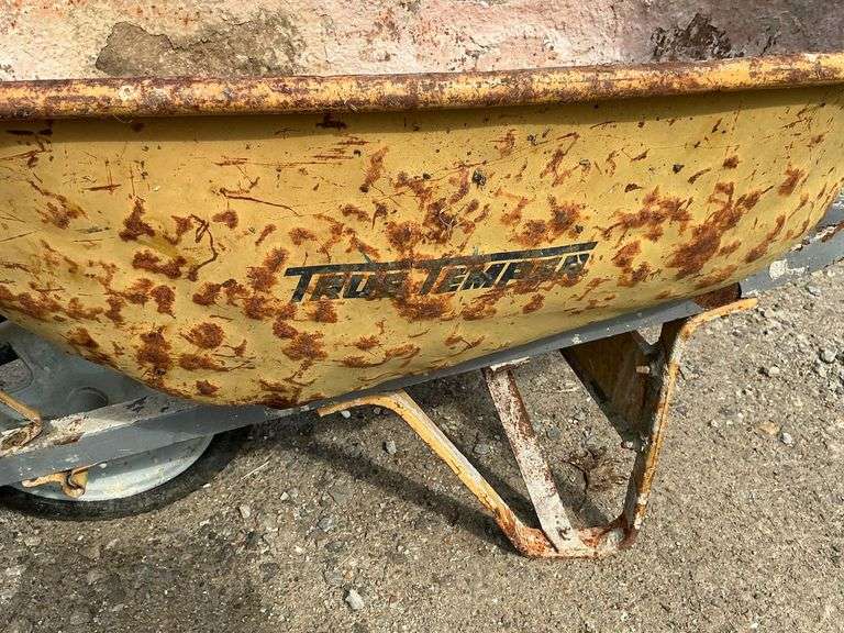 True Temper contractor wheelbarrow image