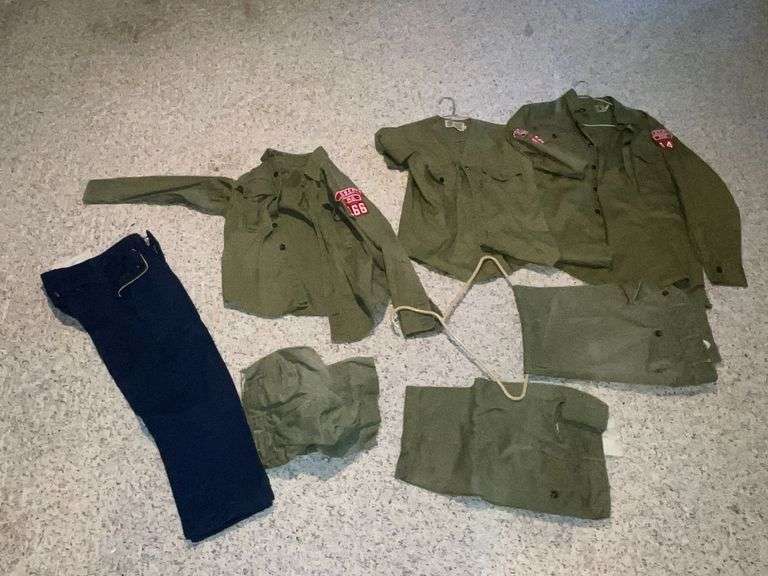 Moberly Boy Scout uniforms, boy sizes. image