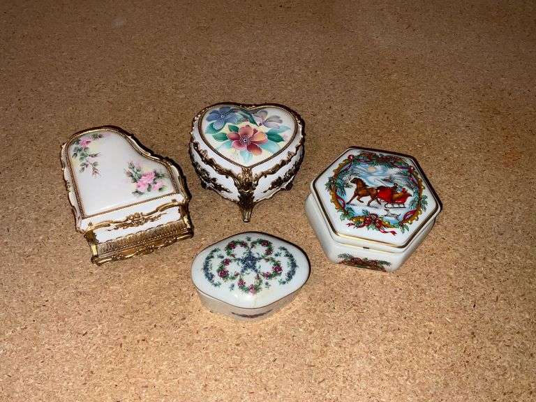 4 ceramic music boxes image