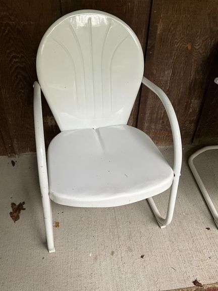 Metal lawn chair image
