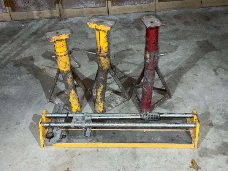 Tile cutter image