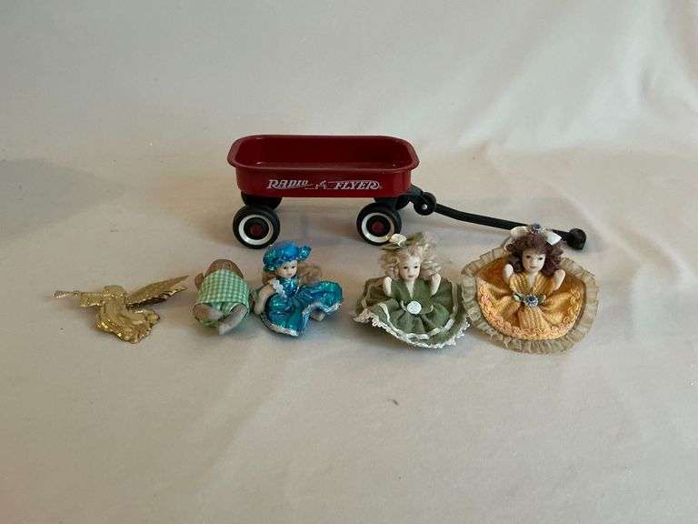 Radio Flyer mini wagon, 6 1/2" L x 4" W image