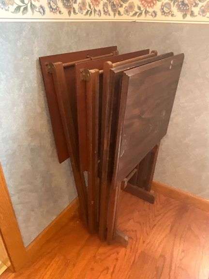 Set of 4 wooden TV trays with stand image