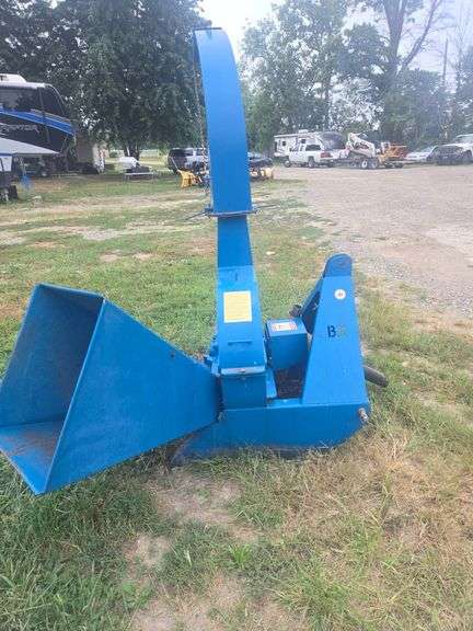 3 point tractor attachment wood chipper image