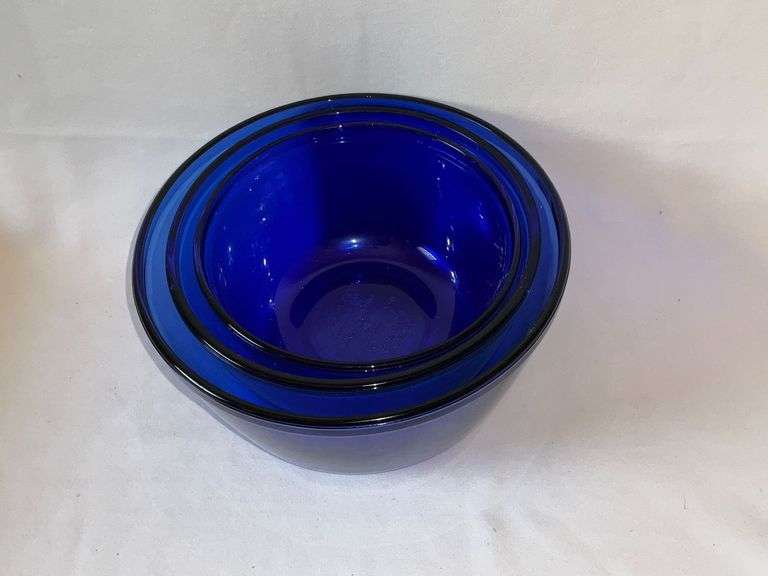 Anchor Hocking set of 3 mixing bowls image
