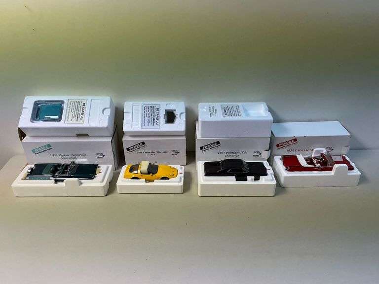 Danbury Mint Die cast cars 1967 Pontiac GTO Hardtop, 1995 Chevrolet Corvette ZR1 image