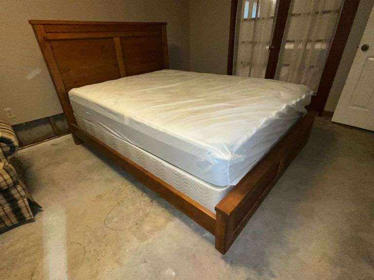 Queen size headboard and footboard image