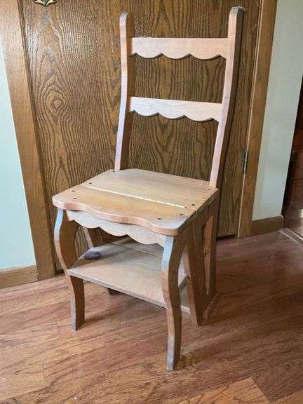 Folding wooden ladder/step image